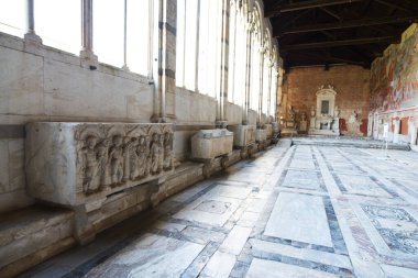 Leaning tower of Pisa, with Basilica and Cathedral on Piazza dei Miracoli, Italy