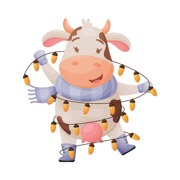 Nette Cartoon Kuh Figur Die Sich Einer Girlande Aus Glühbirnen — Stockvektor
