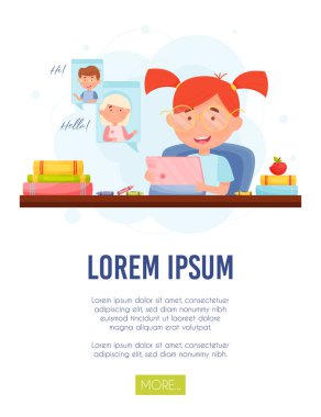 Tabletli küçük bir kız iş yerinde arkadaşlarıyla görüntülü konuşma yapıyor. vektör Resimleri.