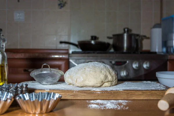 Freshly Mixed Homemade Dough Baking Bread Kitchen Table Background Gas — Foto Stock