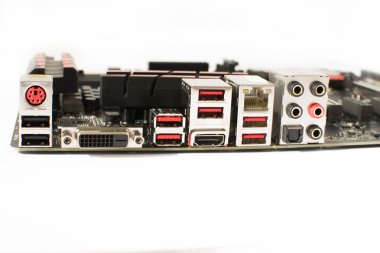 Giriş çıkış bağlantıları bilgisayar anakart