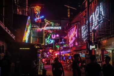 Bangkok, Tayland - 19 Aralık 2018: Bangkok 'ta gece hayatı