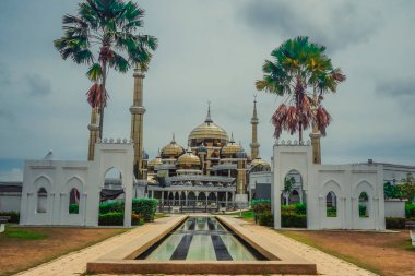 Malezya 'nın Kuala Terengganu şehrindeki güzel kristal cami