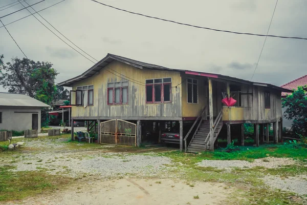 Kuala Terengganu Malasia Abril 2019 Casa Rural Ordinaria Sobre Pilotes — Foto de Stock