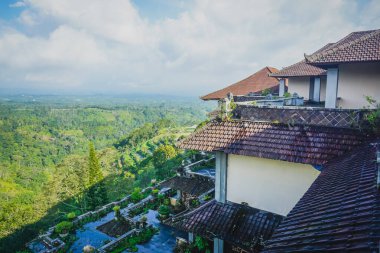 Endonezya 'nın Bali adasında terk edilmiş bir otel.