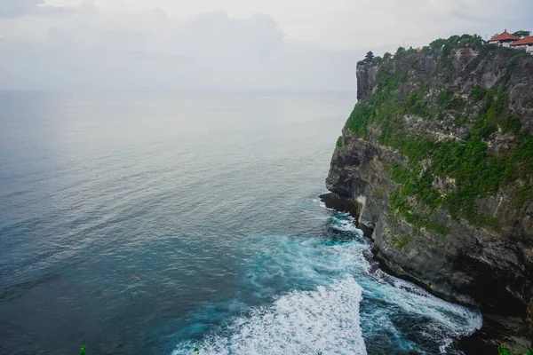 Enormes Penhascos Perto Templo Pura Luhur Uluwatu Bali — Fotografia de Stock