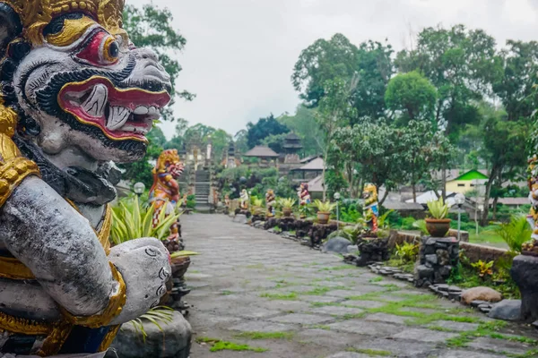 Esculturas Hindus Entrada Templo Bali — Fotografia de Stock