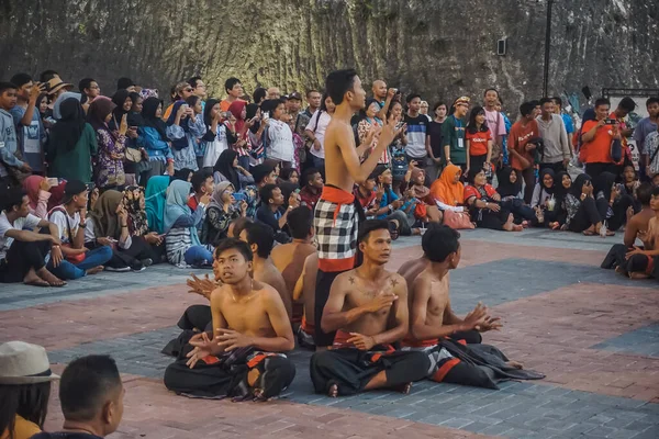Bali Indonezja Stycznia 2019 Tradycyjny Taniec Kecak Garuda Wisnu Kencana — Zdjęcie stockowe