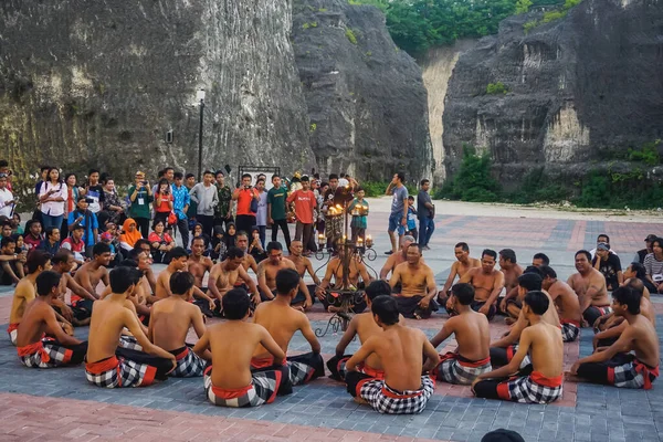 Bali Indonezja Stycznia 2019 Tradycyjny Taniec Kecak Garuda Wisnu Kencana — Zdjęcie stockowe