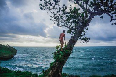 Endonezya 'nın Java adasının güneyindeki Hint Okyanusu kıyısı