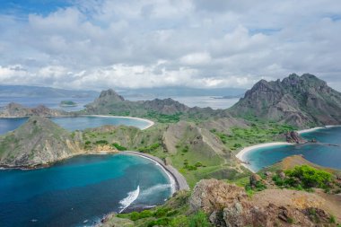 Komodo Adaları 'nın sularındaki güzel Padar Adası