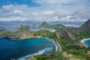 Komodo Adaları 'nın sularındaki güzel Padar Adası