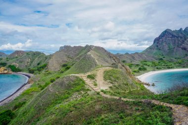 Komodo Adaları 'nın sularındaki güzel Padar Adası