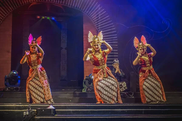 Yogyakarta Indonezja Grudnia 2018 Tradycyjne Tańce Indonezyjskie Teatrze Raminten — Zdjęcie stockowe