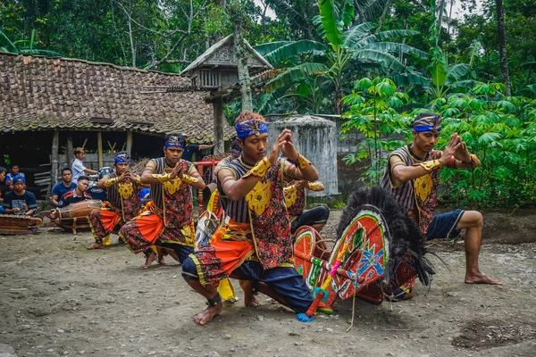 Yogyakarta Indonezja Grudnia 2018 Tradycyjny Indonezyjski Taniec Jatilan — Zdjęcie stockowe
