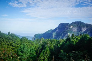 Alishan Doğal Parkı 'nın güzel dağ manzarası