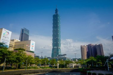 Taipei, Tayvan - 4 Haziran 2019: Şehir sokağı, mimari ve şehir hayatı