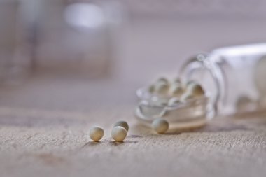 Homeopati globüller şişe