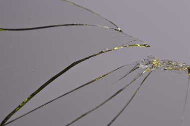 kırık cam gri arka plan