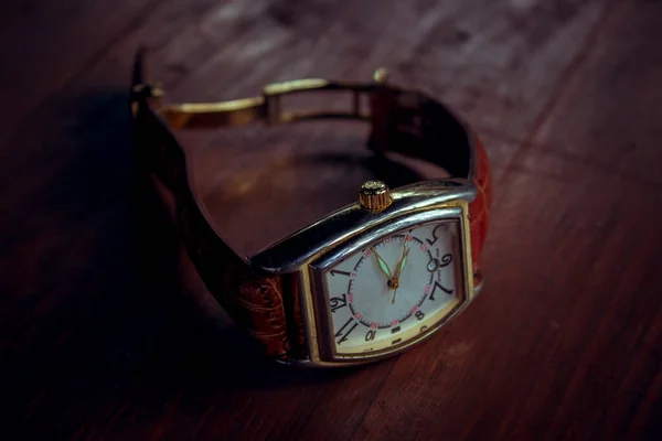 Pulso Mecânico Vintage Relógio Elegante Com Pulseira Couro — Fotografia de Stock