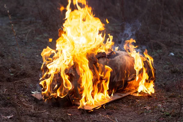 Bright Hot Red Flames Gray Smoke Burning Construction Debris Gorenje — Stock Photo, Image