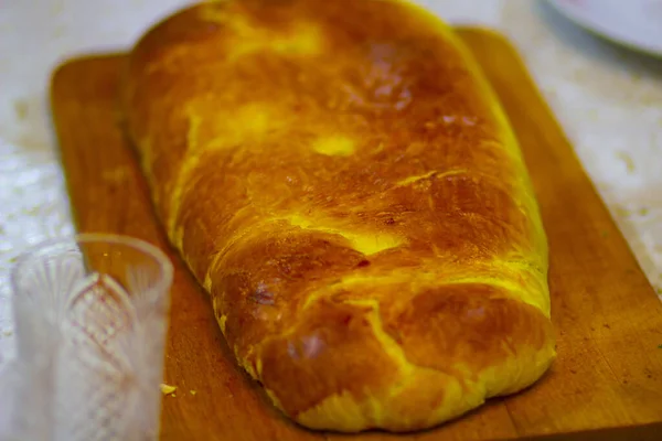 Torta Peixe Ruddy Macio Fragrante Quente Para Mesa Férias Russa — Fotografia de Stock