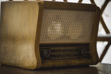 Eski Sovyet Vinil Disk Oynatıcı Antika Retro Radyosu