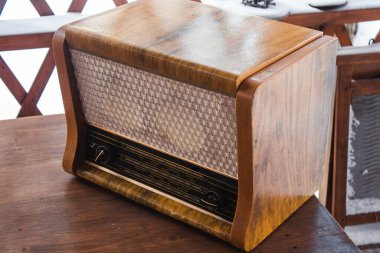 Eski Sovyet Vinil Disk Oynatıcı Antika Retro Radyosu