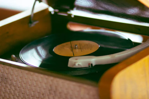 Gamla Sovjetiska Vintage Antika Retro Radio Med Vinyl Disc Player — Stockfoto