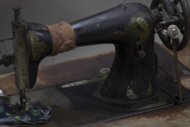 Eski Antika Alman Dikiş Makinesi