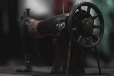 Eski Antika Alman Dikiş Makinesi