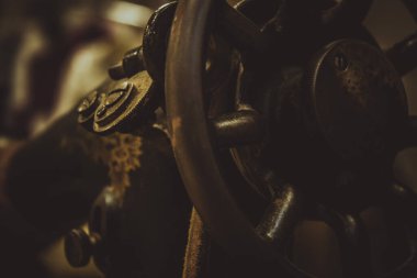 Eski Antika Alman Dikiş Makinesi