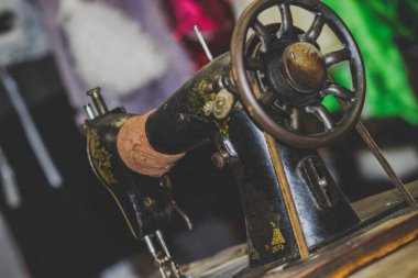 Eski Antika Alman Dikiş Makinesi