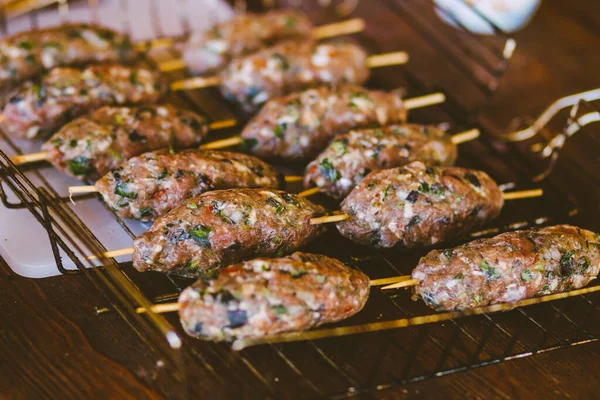 Cozinhar Fogo Carvão Delicioso Almoço Cozinha Rua — Fotografia de Stock