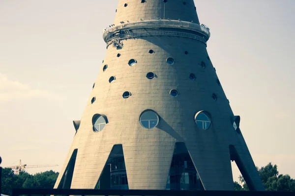 Μεγάλο High Television Broadcasting Tower Για Τηλεόραση Και Ραδιόφωνο — Φωτογραφία Αρχείου