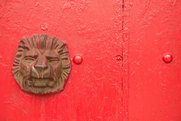 Door knocker of  typical chinese palace gate — Stock Photo, Image