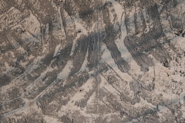 gün zamanında bitmemiş duvar