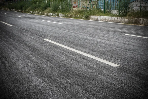 An empty blacktop — Stock Photo, Image