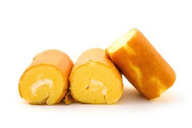 kek krem beyaz üzerine ortada üç adet