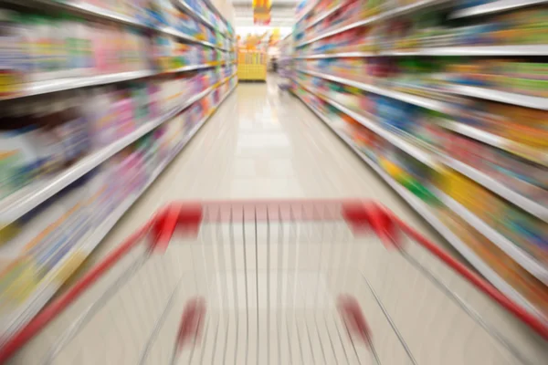 Supermarket dengan latar belakang keranjang belanja — Stok Foto