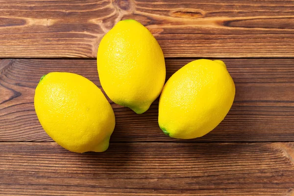 Vue Dessus Citrons Artificiels Sur Une Table Bois — Photo