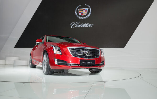 ATS-L от суперкара Cadillac на автомобильной выставке
