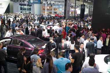12 Çin Uluslararası Otomobil Fuarı Guangzhou toplama kalabalık