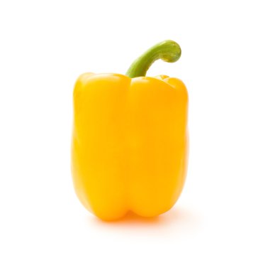 Beyaz arkaplanda sarı dolma biber