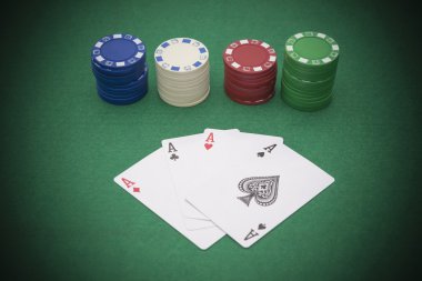 Poker ve casino masa üzerindeki fişlere
