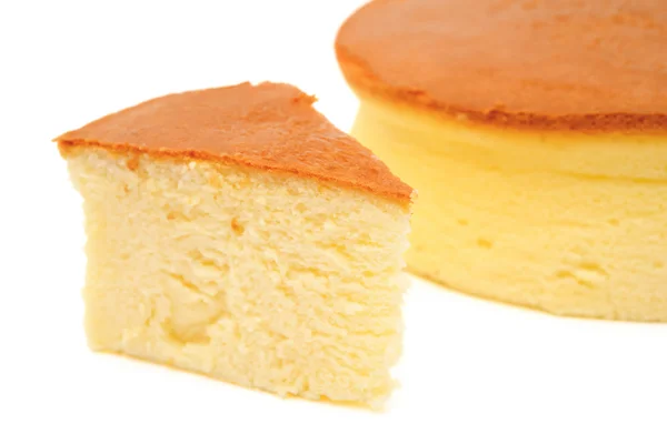 Tarta de queso en blanco con camino de recorte —  Fotos de Stock