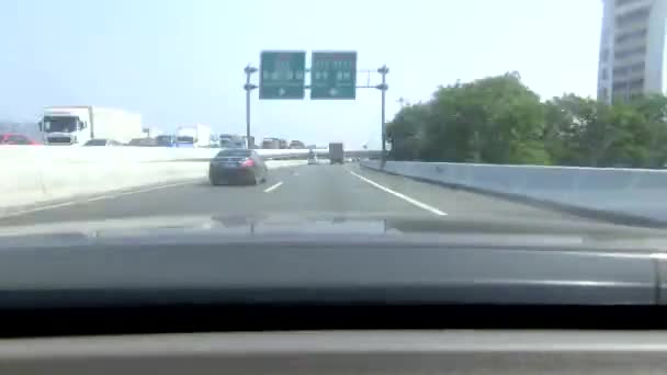 Jazda w autostrady Dongguan, Guangdong, Chiny, 27 października wideo upływ czasu ruchu podczas jazdy w autostrady od Humen do Songshanhu na 27 października 2014 w Dongguan, Guangdong, Chiny. — Wideo stockowe