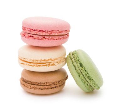 Kırpma yolu ile beyaz arka plan üzerinde renkli macaroons
