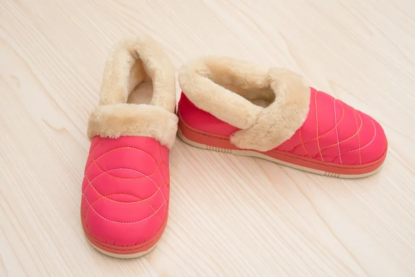 Par de sapatos rosa para senhora em madeira — Fotografia de Stock