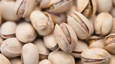 kavrulmuş tuzlu iştah açıcı Antep fıstığı